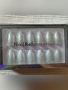 Nail Reformation Iridescent Shell Press-On Nails